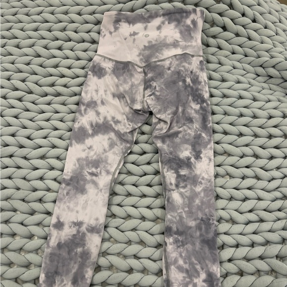 Lululemon - Picture 3 of 3